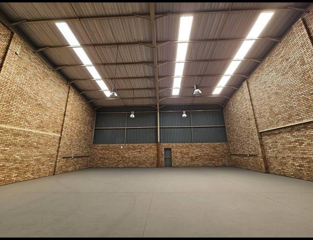 410M² WAREHOUSE TO LET IN LINBRO PARK